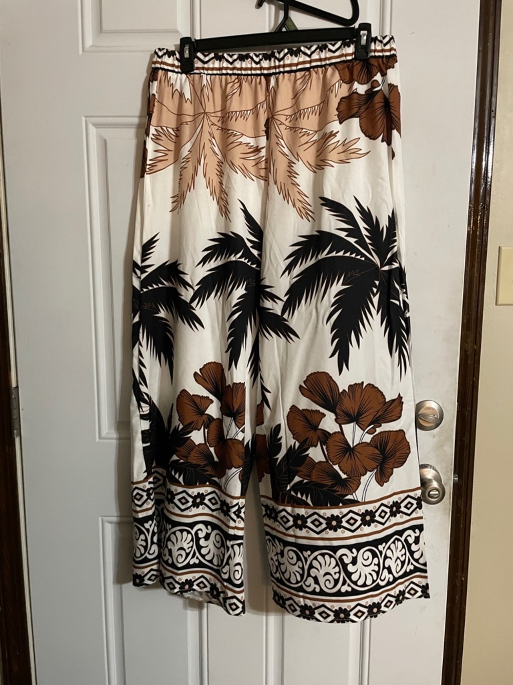 SHEIN White Wide Leg Tropical Print Pants with Brown & Black Palms
